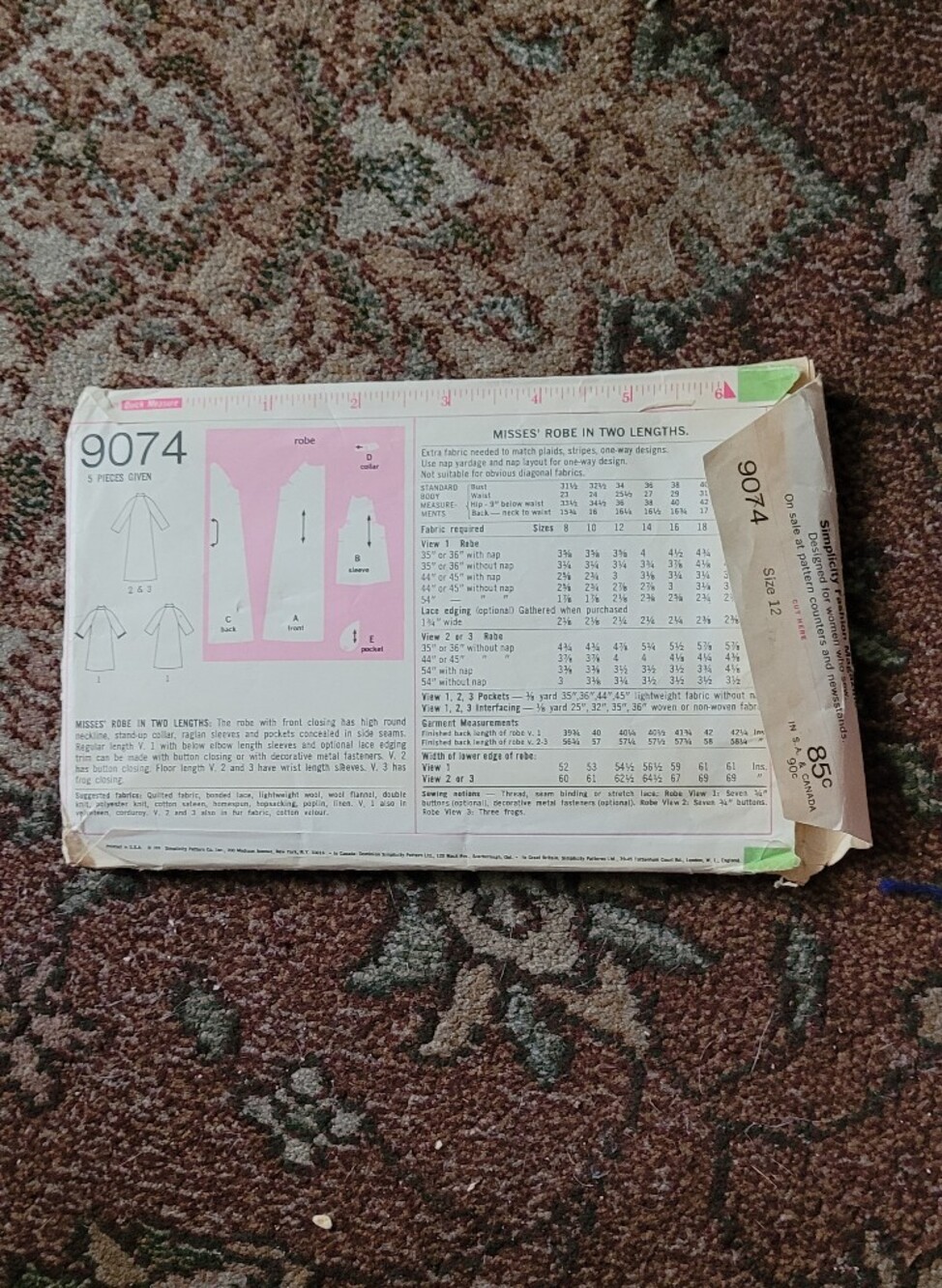 Simplicity Robe  Pattern  9074 - Picture 2 of 4